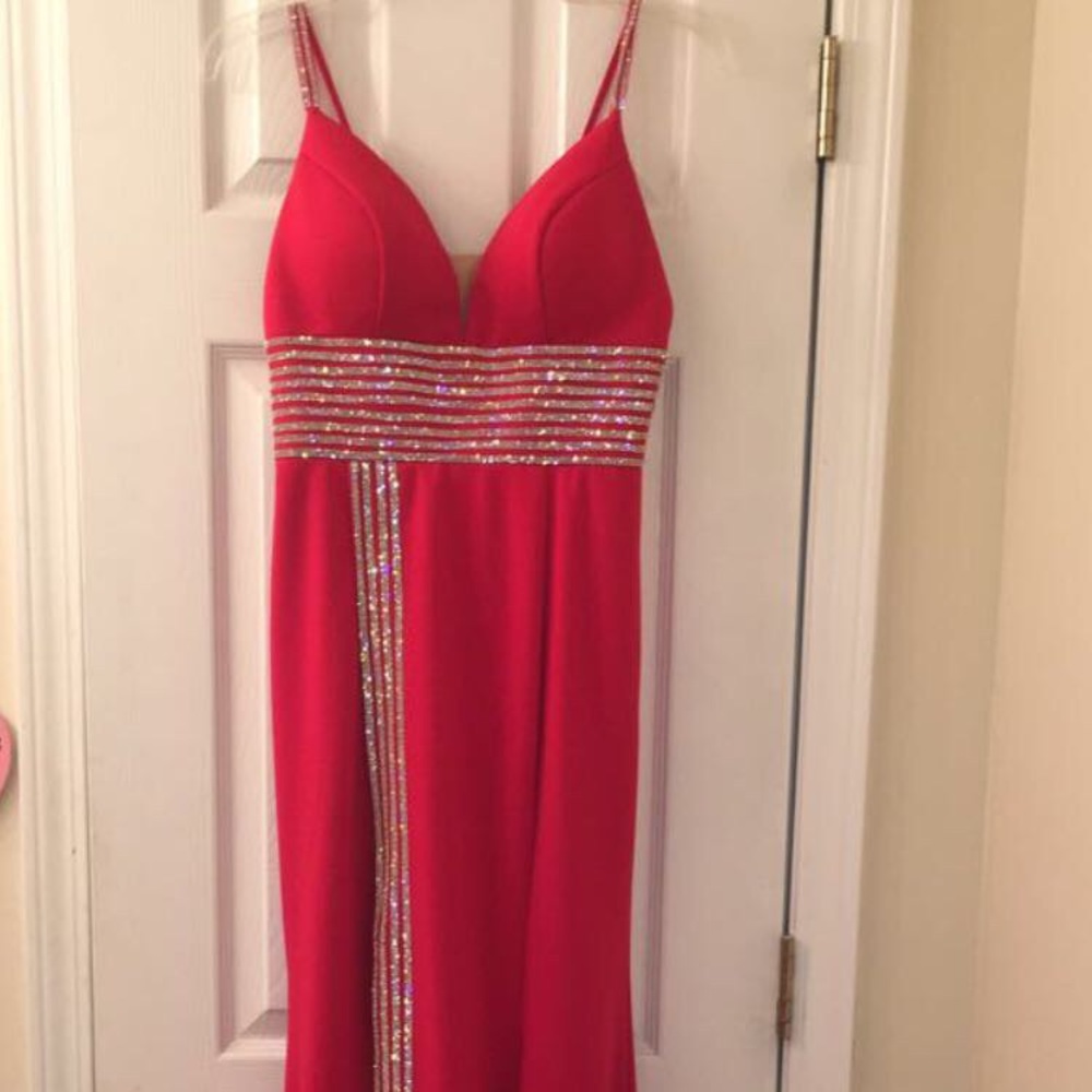 Prom dress - Picture 2 of 8